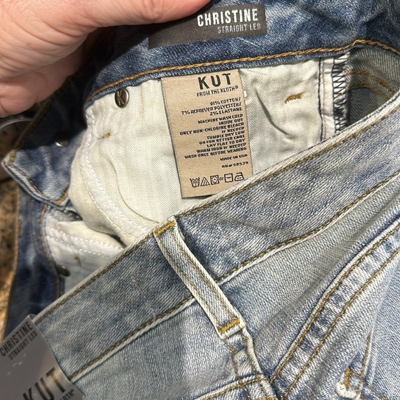 NWT Kut From the Kloth straight leg distressed on hem Jean. Size 2 - Picture 8 of 8